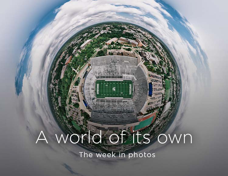 A world of its own: The week in photos 